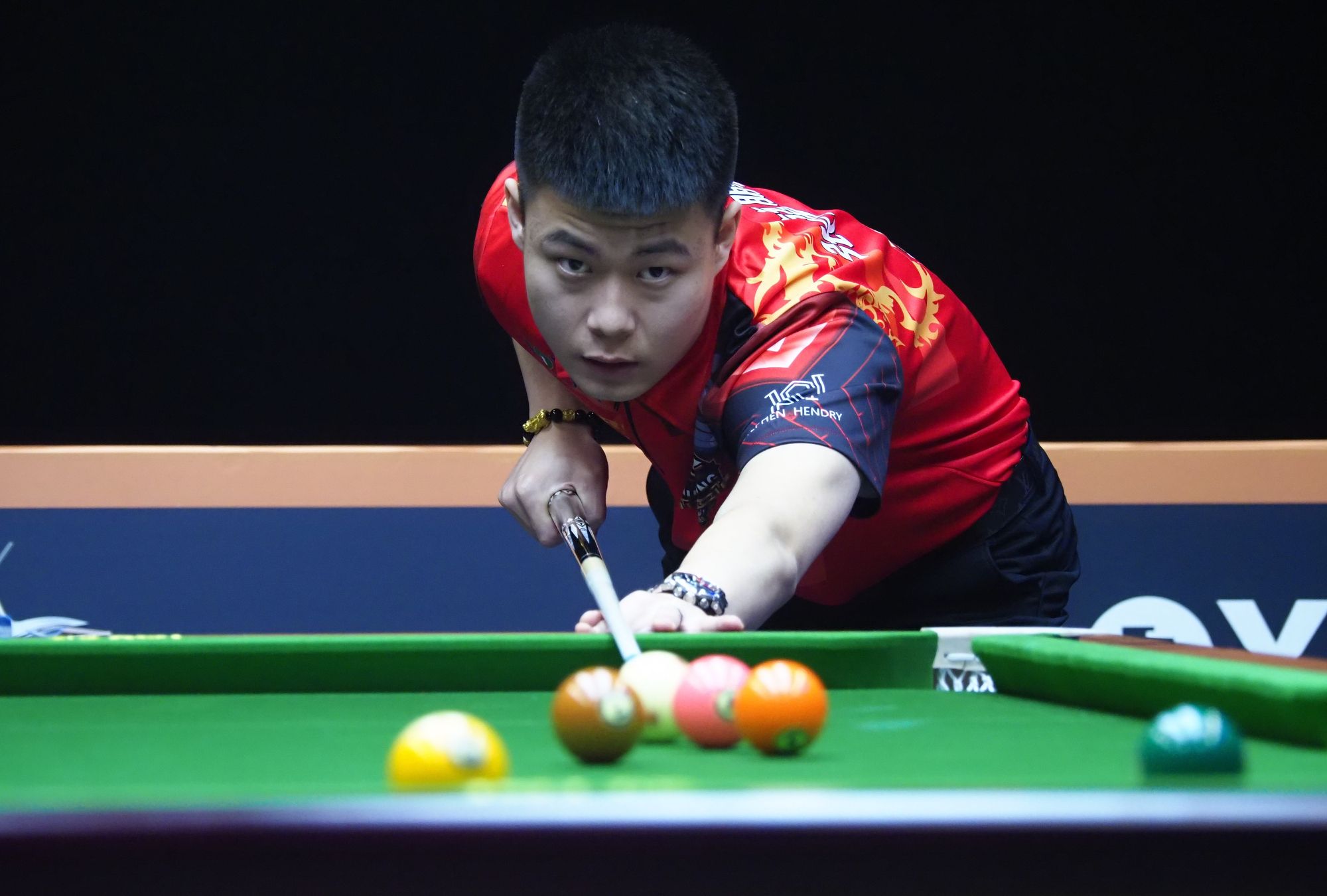 西甲巴萨3-2逆转莱万特，佩德里世界波亚马尔造乌龙