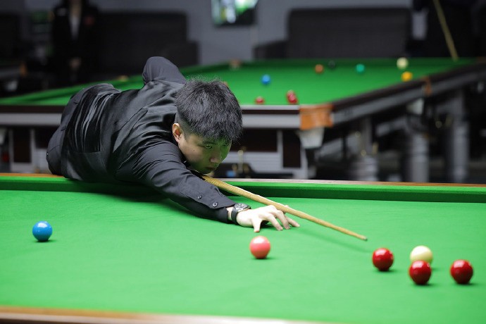 球几乎是在 球几乎是在