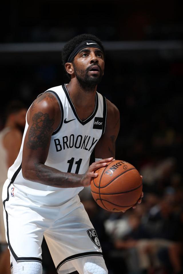 中场的控球 中场的控球