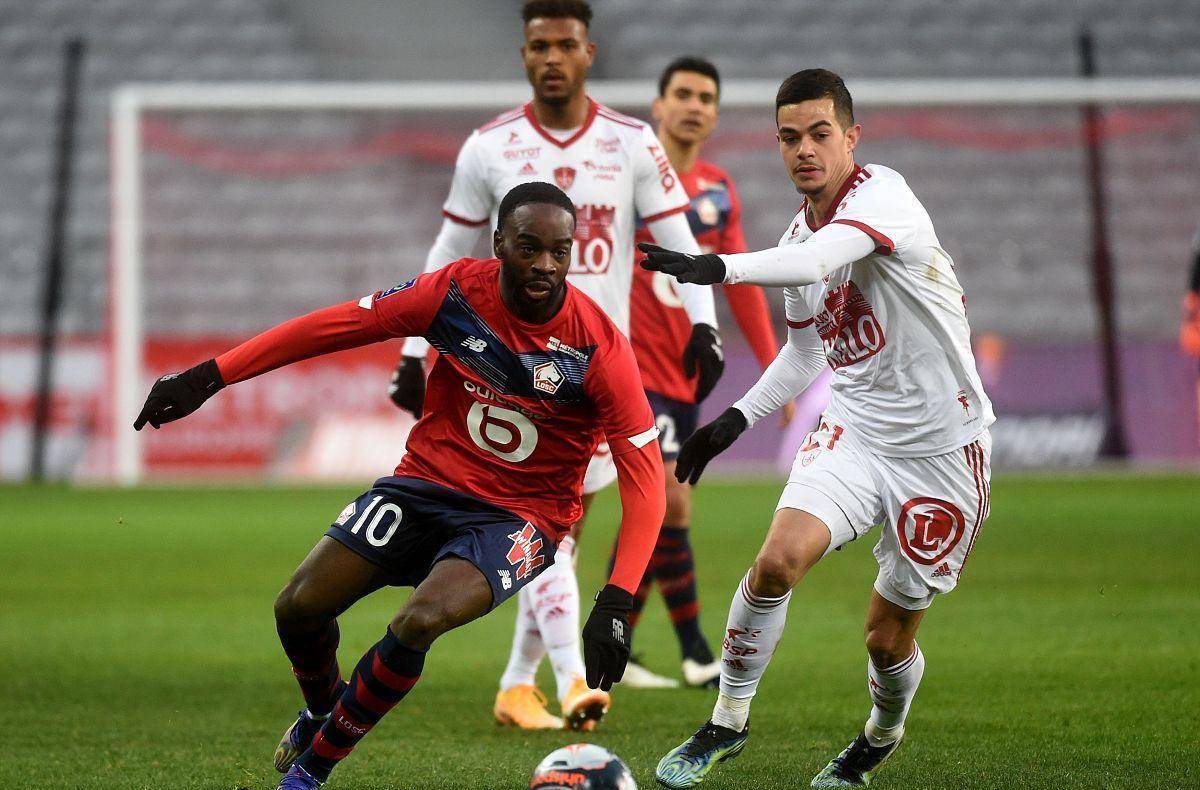 牵动国际高 牵动国际高